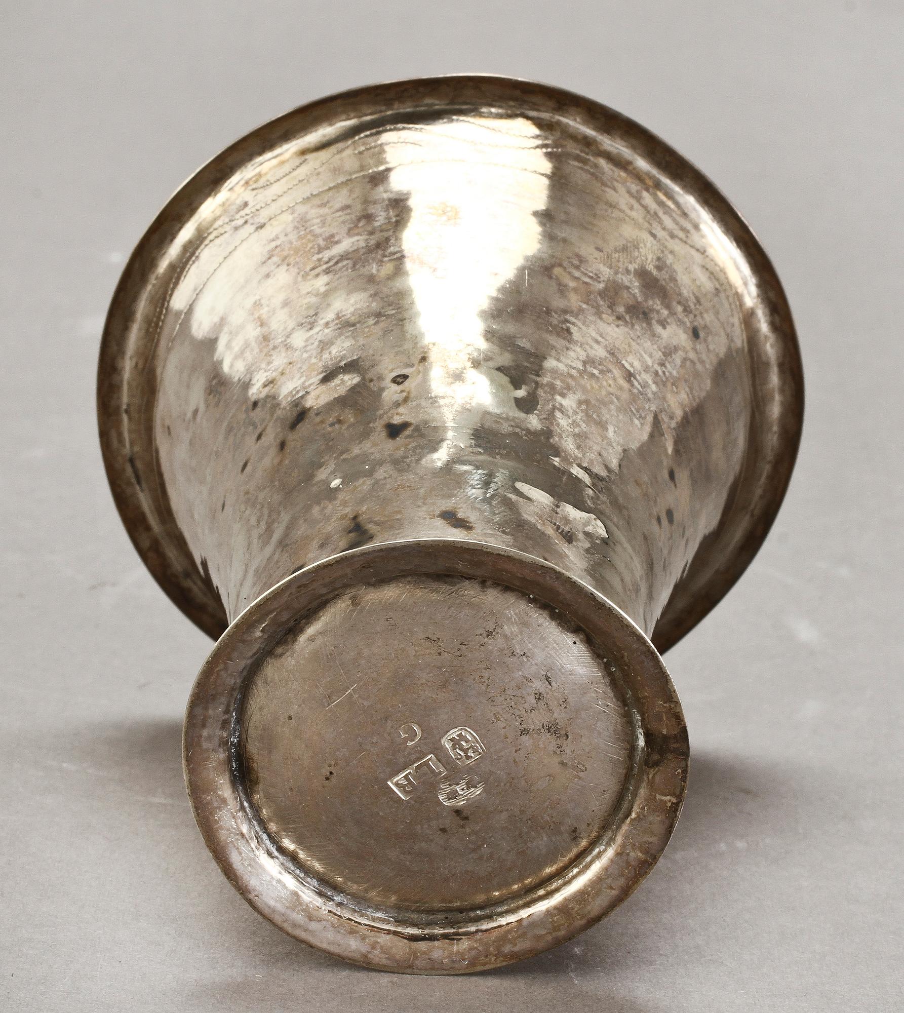 BÄGARE, 2 st, silver, Lars Larsson Bjugg, Jönköping, 1765 samt Anders Engelfelt, Kalmar (1806-1845). Vikt 158 gram.
