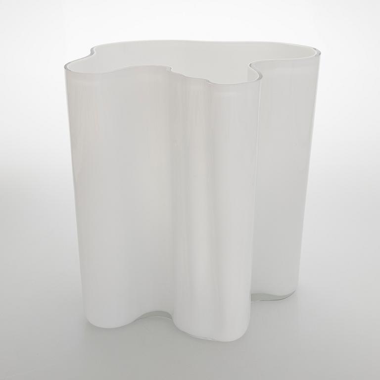 Alvar Aalto, vas, 3031, signerad Alvar Aalto.