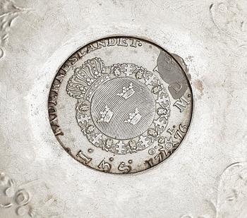 DRYCKESKANNA, silver. Sv importstmplr. Barockstil. Trol 1800-tal, tot vikt ca 1573g.