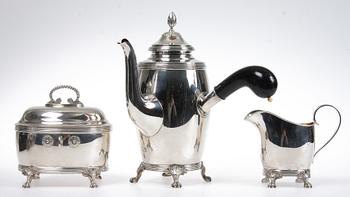 KAFFESERVIS, 3 delar, silver, C G Hallberg, Hallberg, Stockholm, empirestil, 1915, ca 1350g.