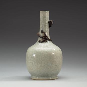 A ge-glazed vase with a dragon, China, 20th Century.