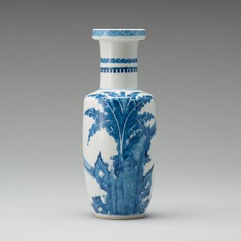 A blue and white roleau vase, Qing dynasty, 19th Century.