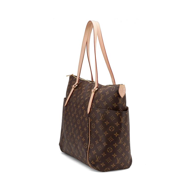 LOUIS VUITTON, a monogram canvas "Totally MM" bag.