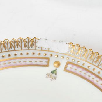 Kaffekoppar med fat, fyra stycken, porslin. 'Flora Danica', Royal Copenhagen, Danmark, 1900-tal.