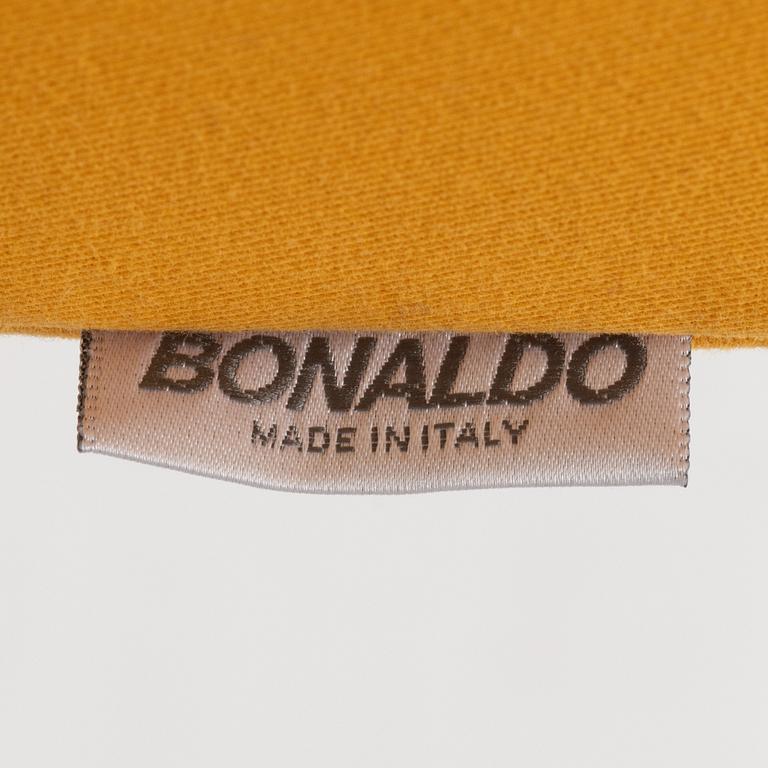 Giuseppe Viganò, a 'Squaring' bed, Bonaldo, Italy.