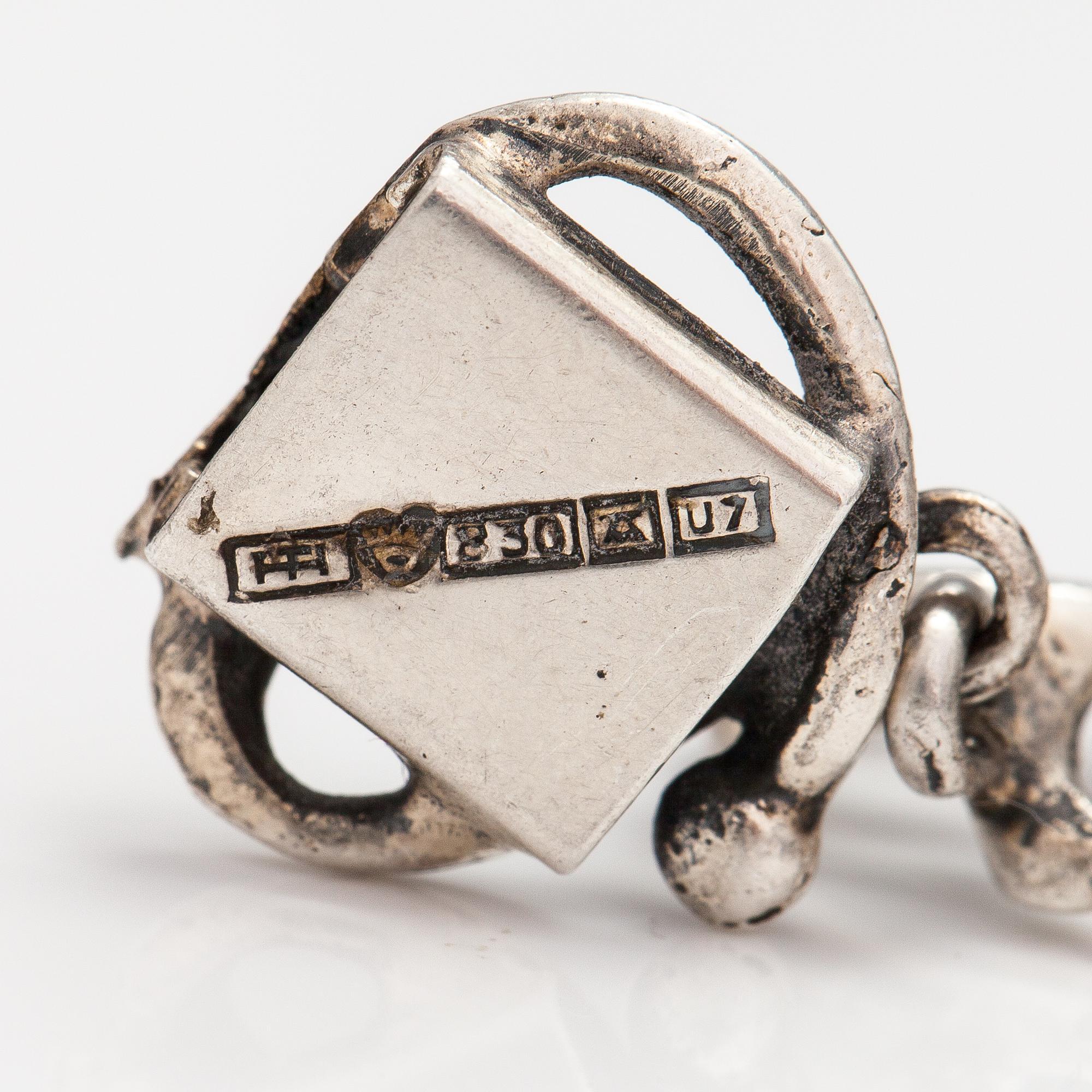 Jorma Laine, Halsband, silver. Turun Hopea, Åbo 1973.