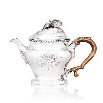 166. A Swedish 18th century silver tea-pot, marks of Johannes Nordgren, Jönköping 1788.