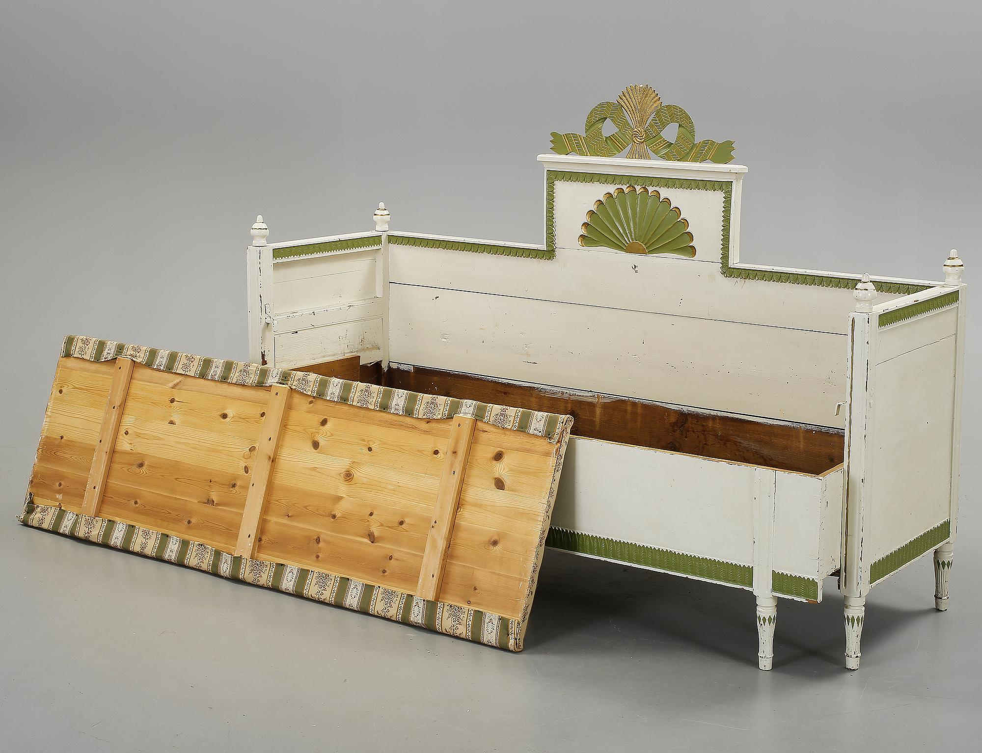 SOFFA, gustaviansk, omkring 1800.