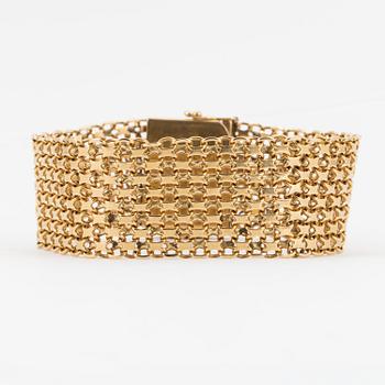 18K gold bracelet.