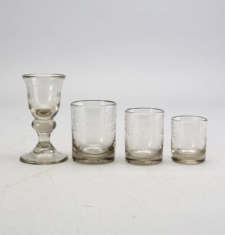 SERVIS 46 dlr "Antik" Reijmyre 1900-talets mitt glas.