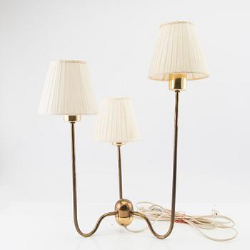 Josef Frank, bordslampa modellnr 2468 fr Firma Svenskt Tenn sent 1900-tal.