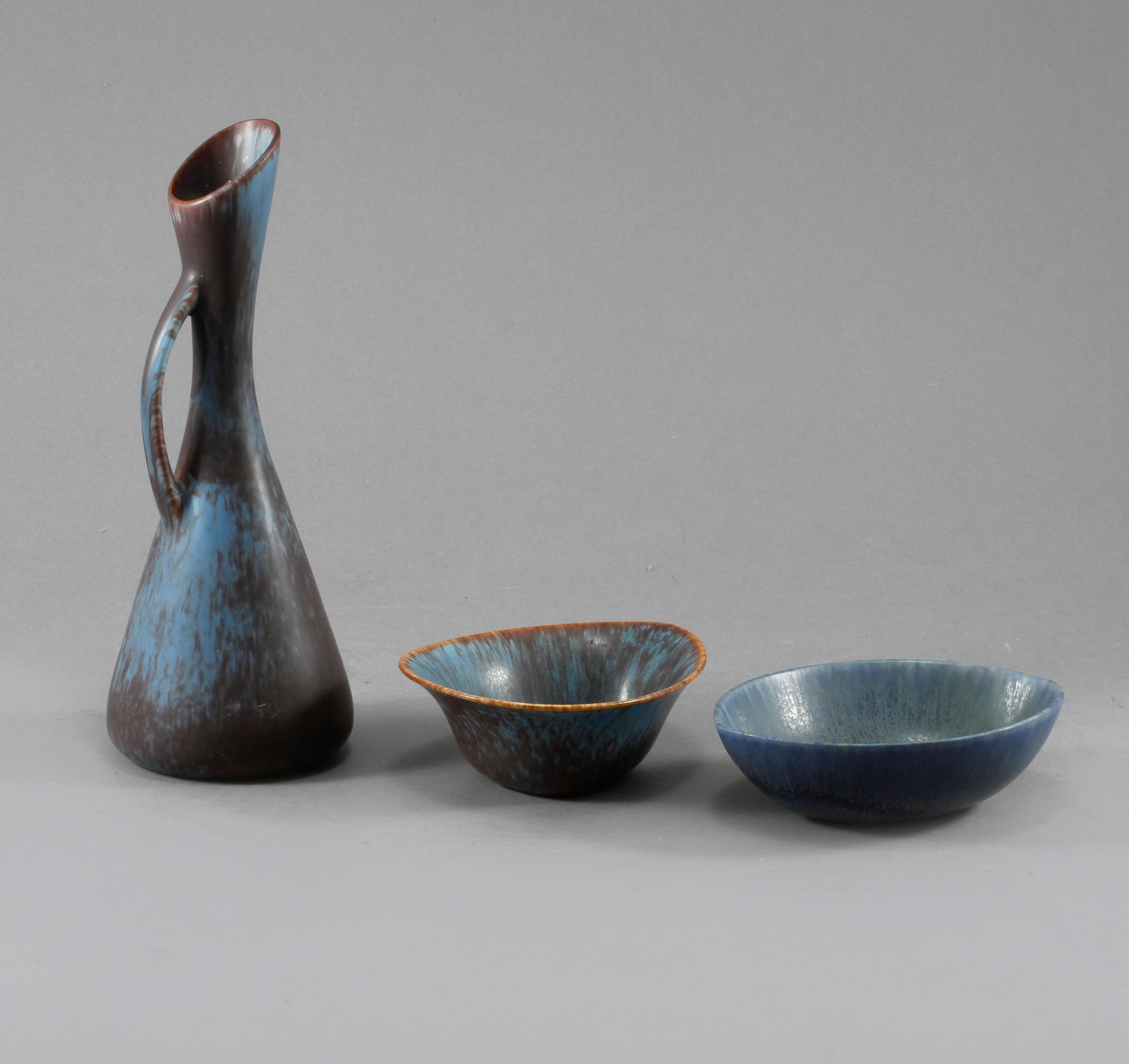 SKÅLAR, 2 st, SAMT VAS, stengods, Gunnar Nylund samt Carl-Harry Stålhane, 1900-talets andra hälft.