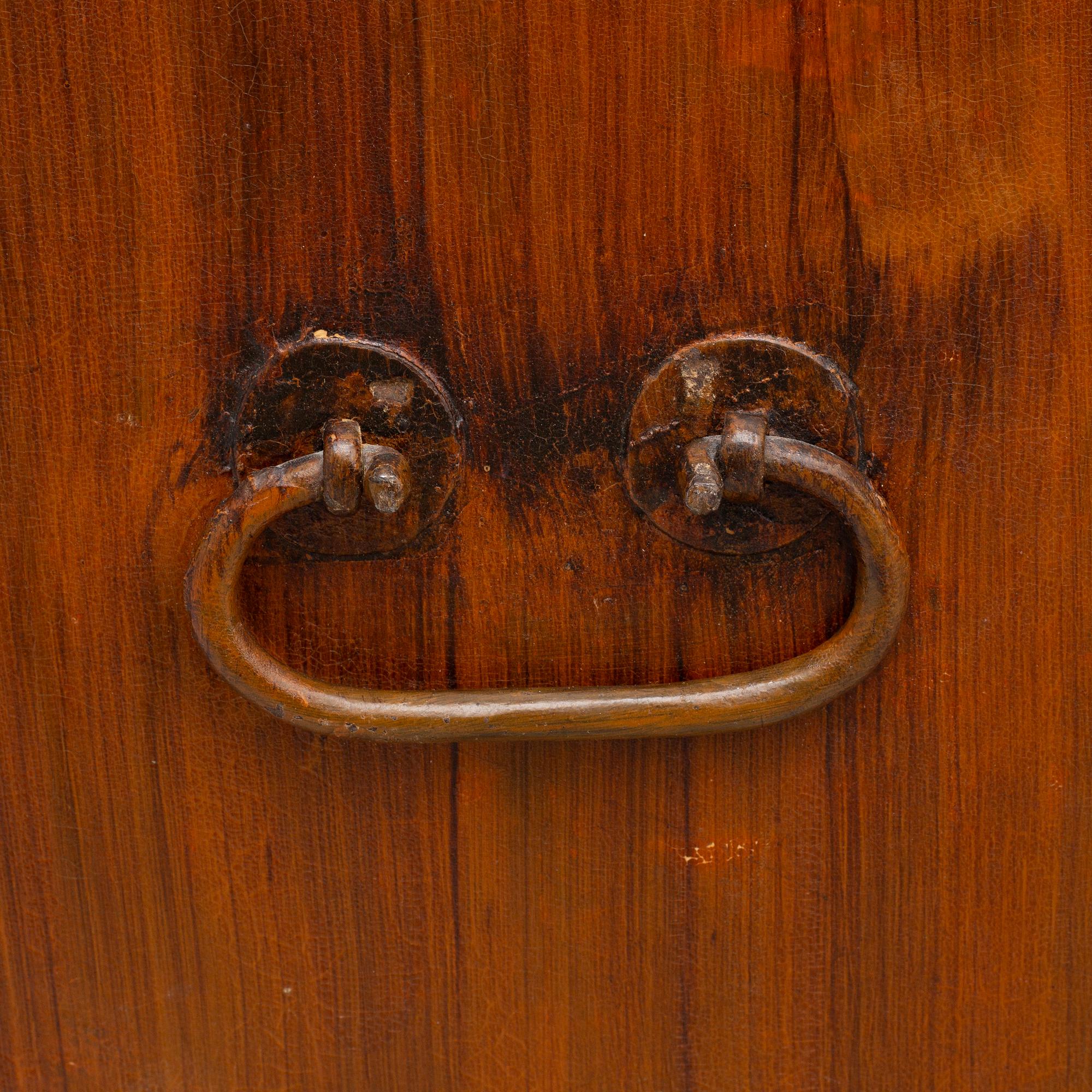 Chest of drawers 19th century.