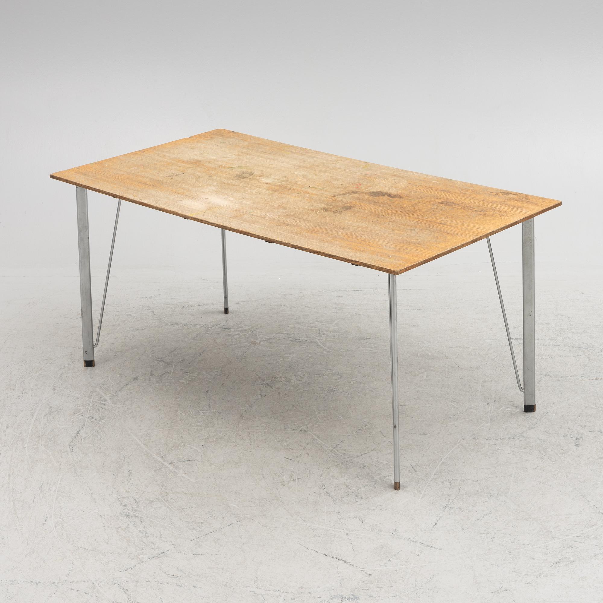 Arne Jacobsen, skrivbord, FH 3605, Fritz Hansen, 1900-talets andra hälft.