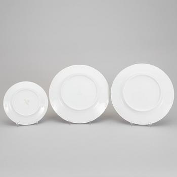 SERVISDELAR, 98 st, porslin, "Swedish Grace" samt "Drottningholm", Louise Adelborg, Rörstrand.