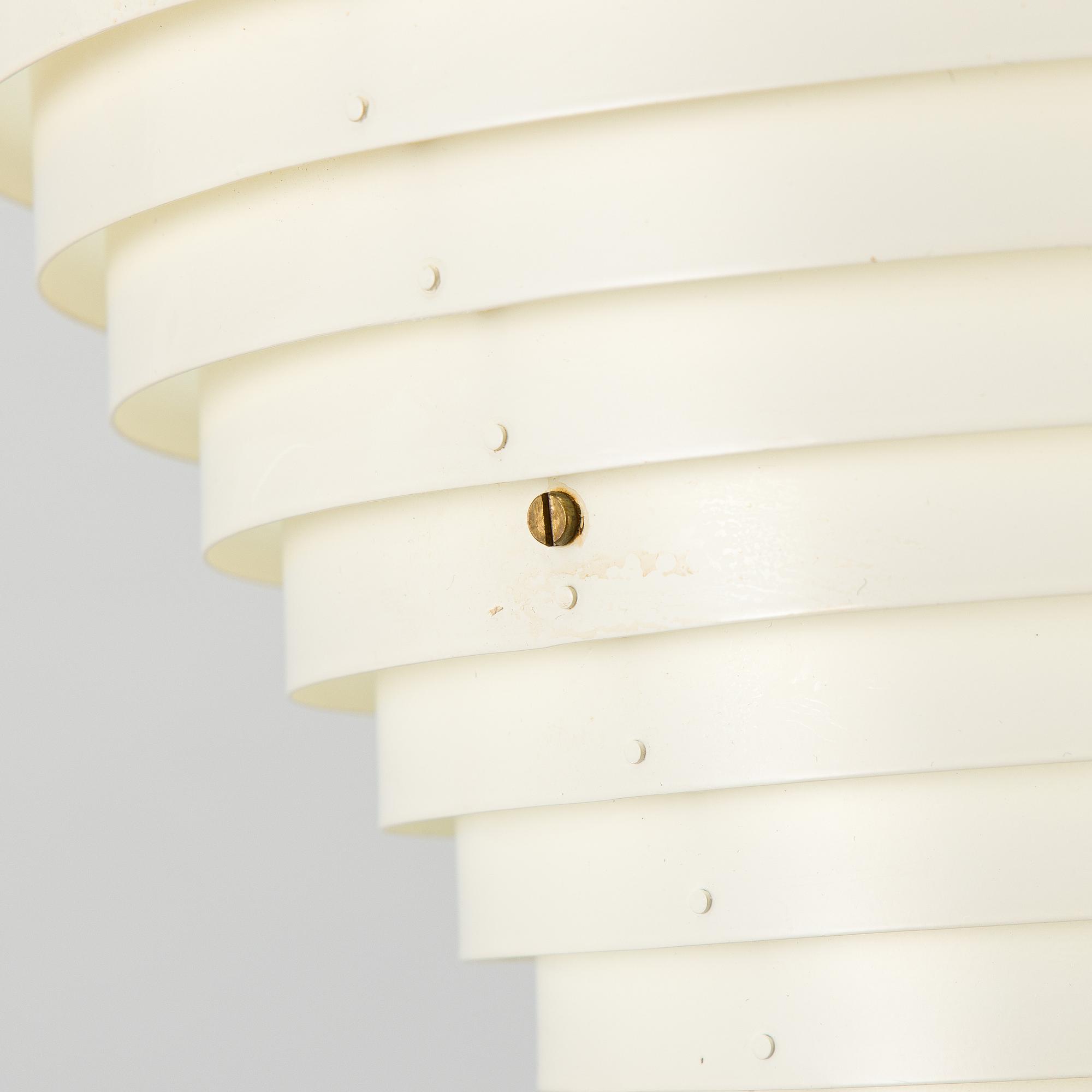 Alvar Aalto, 'Angel wing' model A 805 floor light manufactured by Valaisinpaja Oy, end of 20th century.