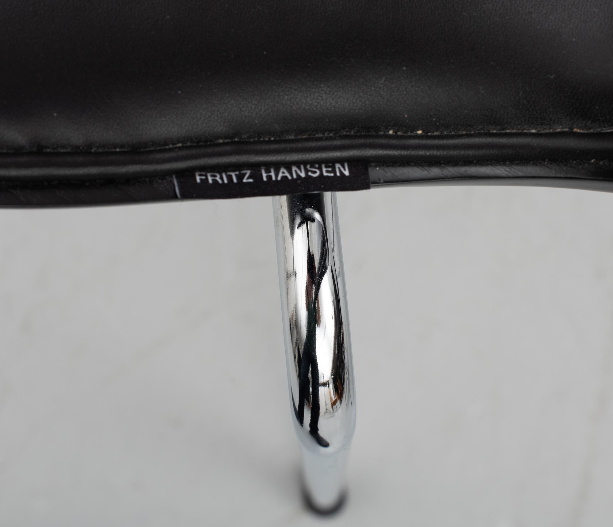 Arne Jacobsen, stolar 4 st, "Sjuan", för Fritz Hansen, Danmark 2021-2022.