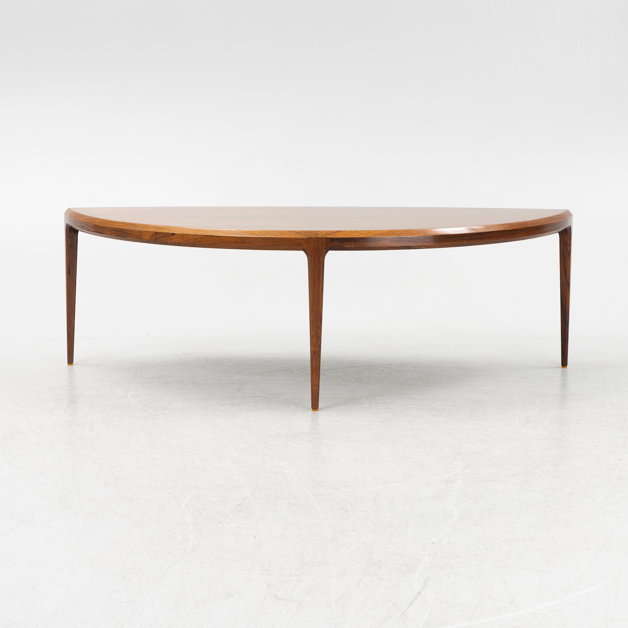 Johannes Andersen, a rosewood veneered coffee table, CF Christenson Silkeborg, Denmark, 1960's.