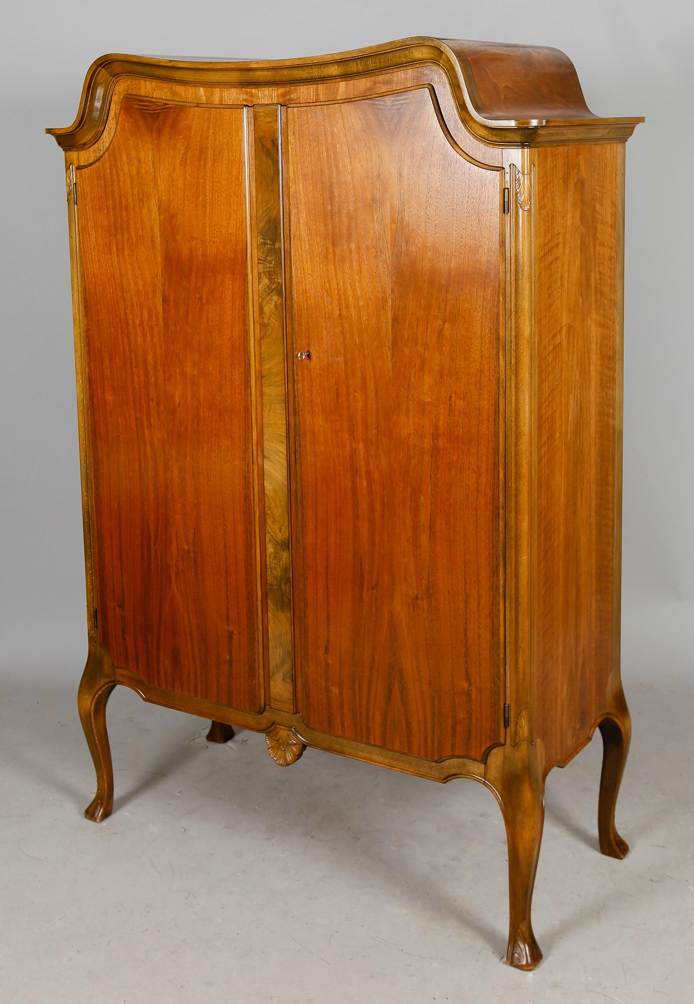 MATSALSMÖBEL, 8 delar, rokokostil, Axel Bäck, Eksjö, 1950.