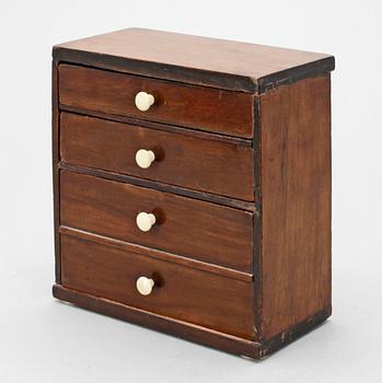 MINIATYRBYRÅ, Karl Johan, 1800-tal.