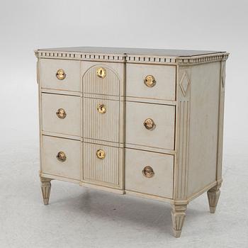 Chest of drawers, 19th century.