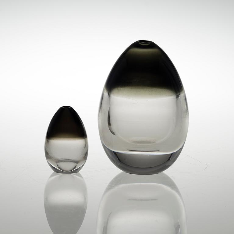TIMO SARPANEVA, LASIVEISTOS, 2 KPL. Muna.  Sign. Timo Sarpaneva, Iittala 57 ja 58.
