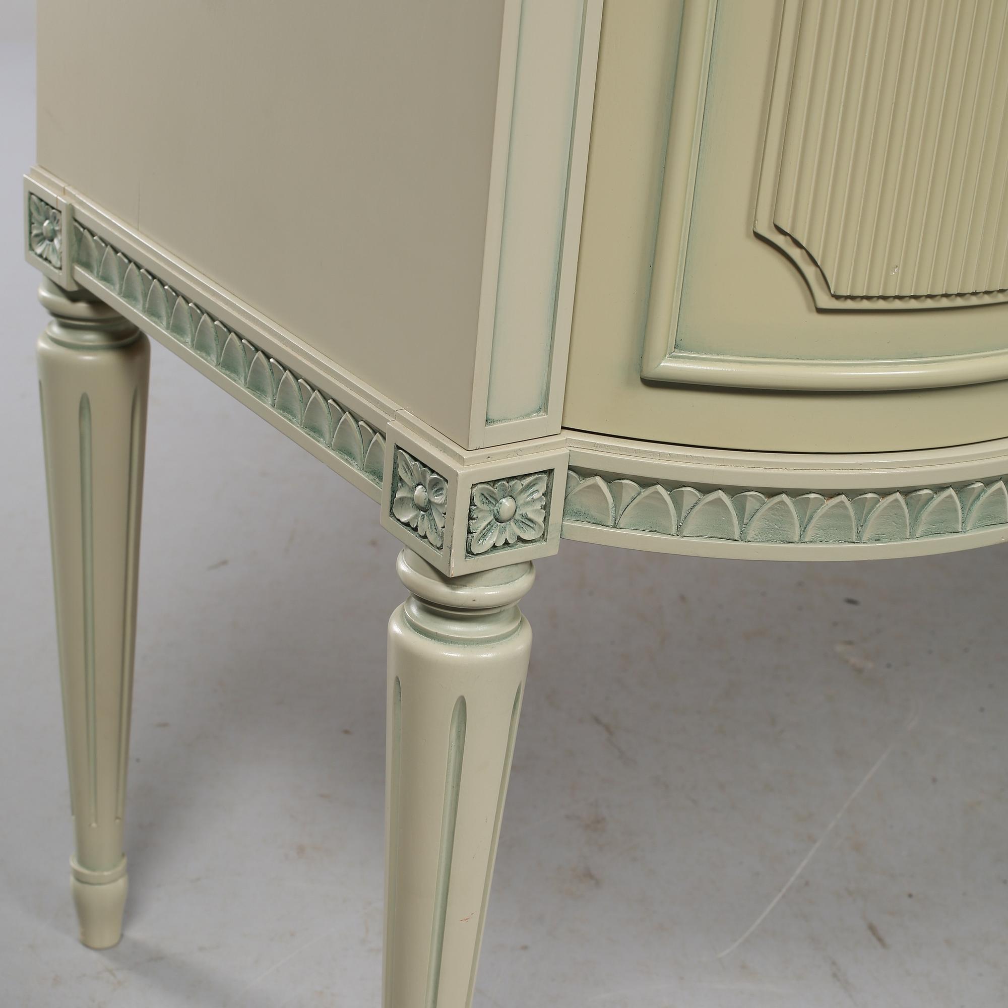 SIDEBOARD, gustaviansk stil, 1900-talets andra hälft.