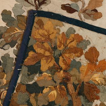 VÄVD TAPET, troligen Frankrike, omkring sekelskiftet 1800/1900, etikettmärkt, 306 x 136 cm.