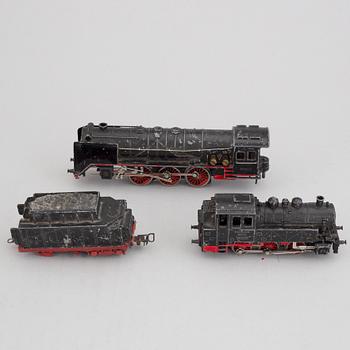 MÄRKLIN, lok 2 st samt diverse vagnar, räls och tillbehör.