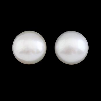 ÖRHÄNGEN, 1 par, låghaltigt guld, odlade sötvattenpärlor.