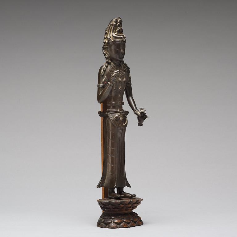 A tibeto-chinese bronze figure of Bodhisattva  Avalokiteshvara, circa 1900.