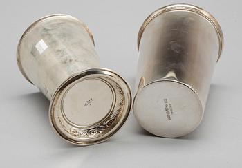 BÄGARE, 2st, silver, SA Gillgren, GAB, Stockholm, 1966. Vikt ca 546.