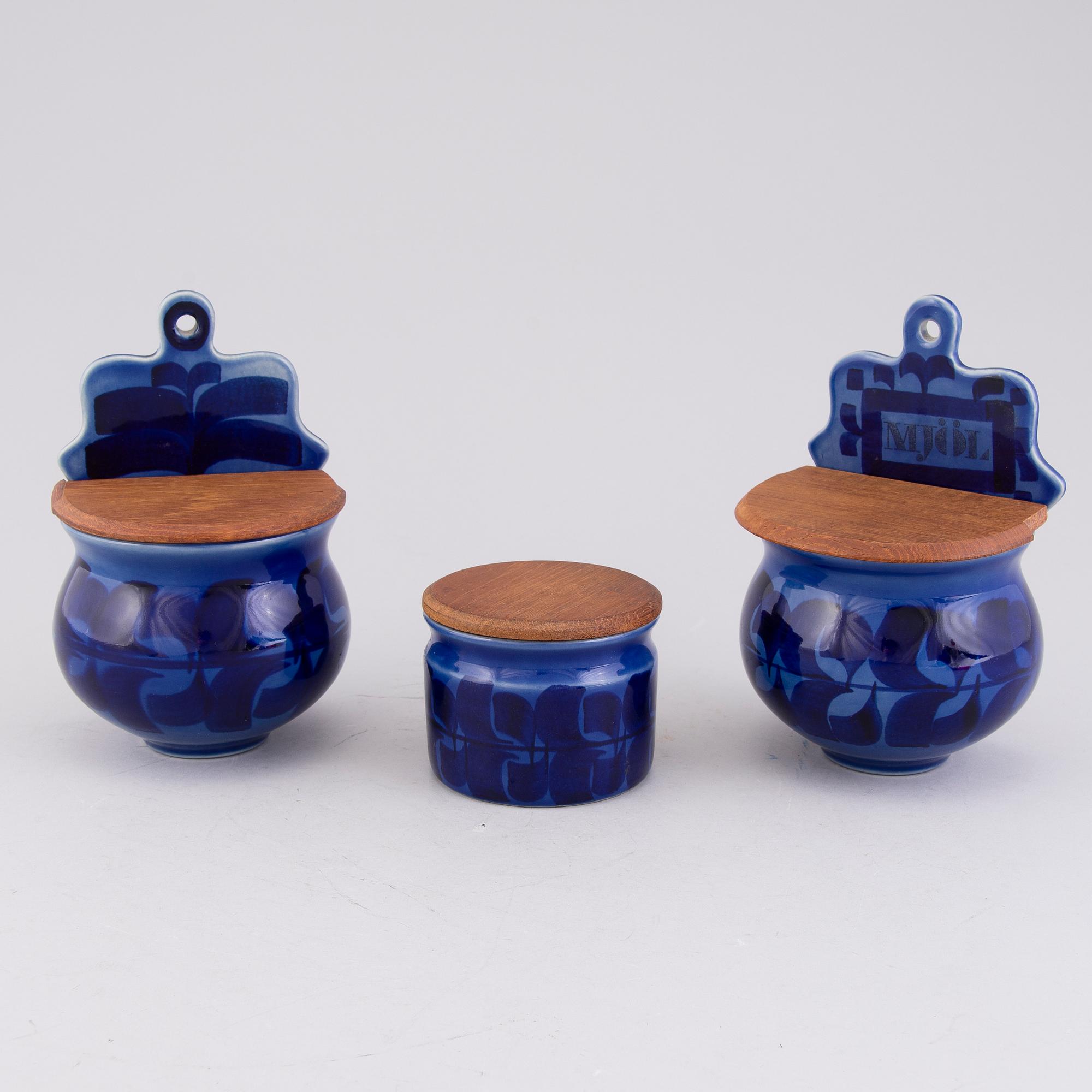 MARIANNE WESTMAN, Set of three stoneware jars by Rörstrand, second half of 20th Century.