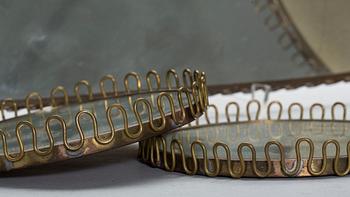 BORDSPLATEAU, BRICKA samt COASTERS, 4 delar, 1900-talets mitt.