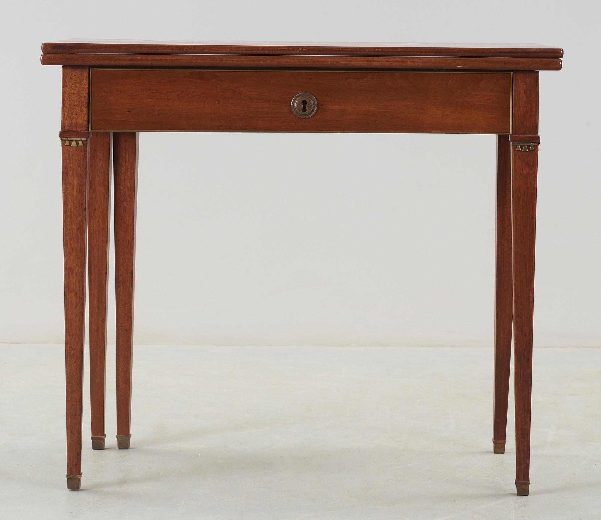 SPELBORD, sengustavianskt, 1800-talets början.