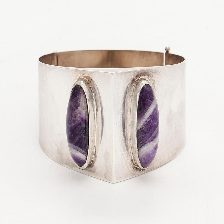 Bangle, cabochon cut amethysts, silver, Tillander, Helsinki 1962.