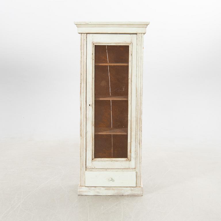 Cabinet, 20th century.