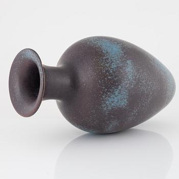 Gunnar Nylund, a model 'AKT' stoneware vase, Rörstrand, 1950's-60's.