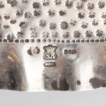 Presenterfat, låghaltigt silver, barockstil, omkring år 1900.