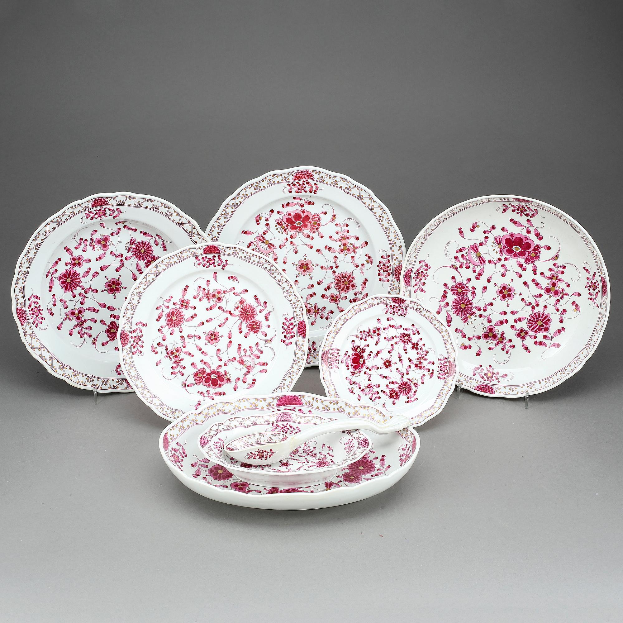 MATSERVIS, 37 delar, porslin, "Indianische blumen", Meissenliknande märke, 1800-tal.