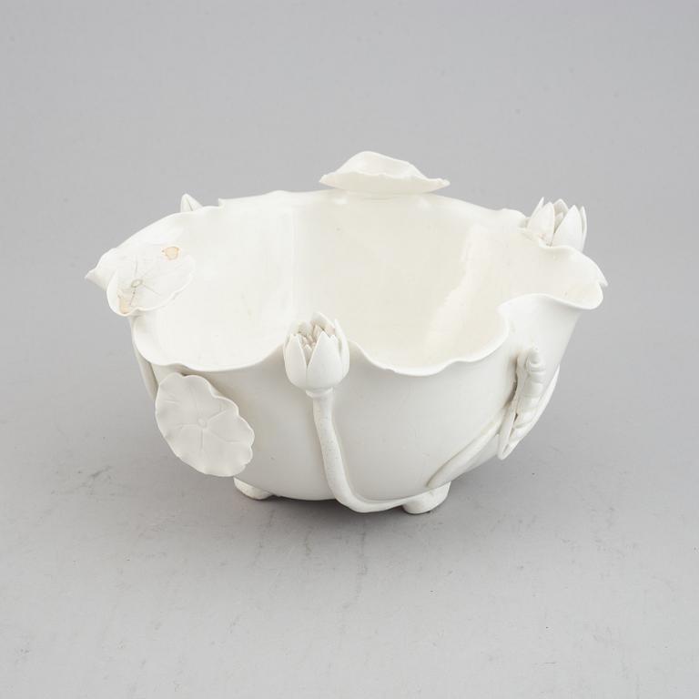 A blanc de chine bowl, China, 20th Century.