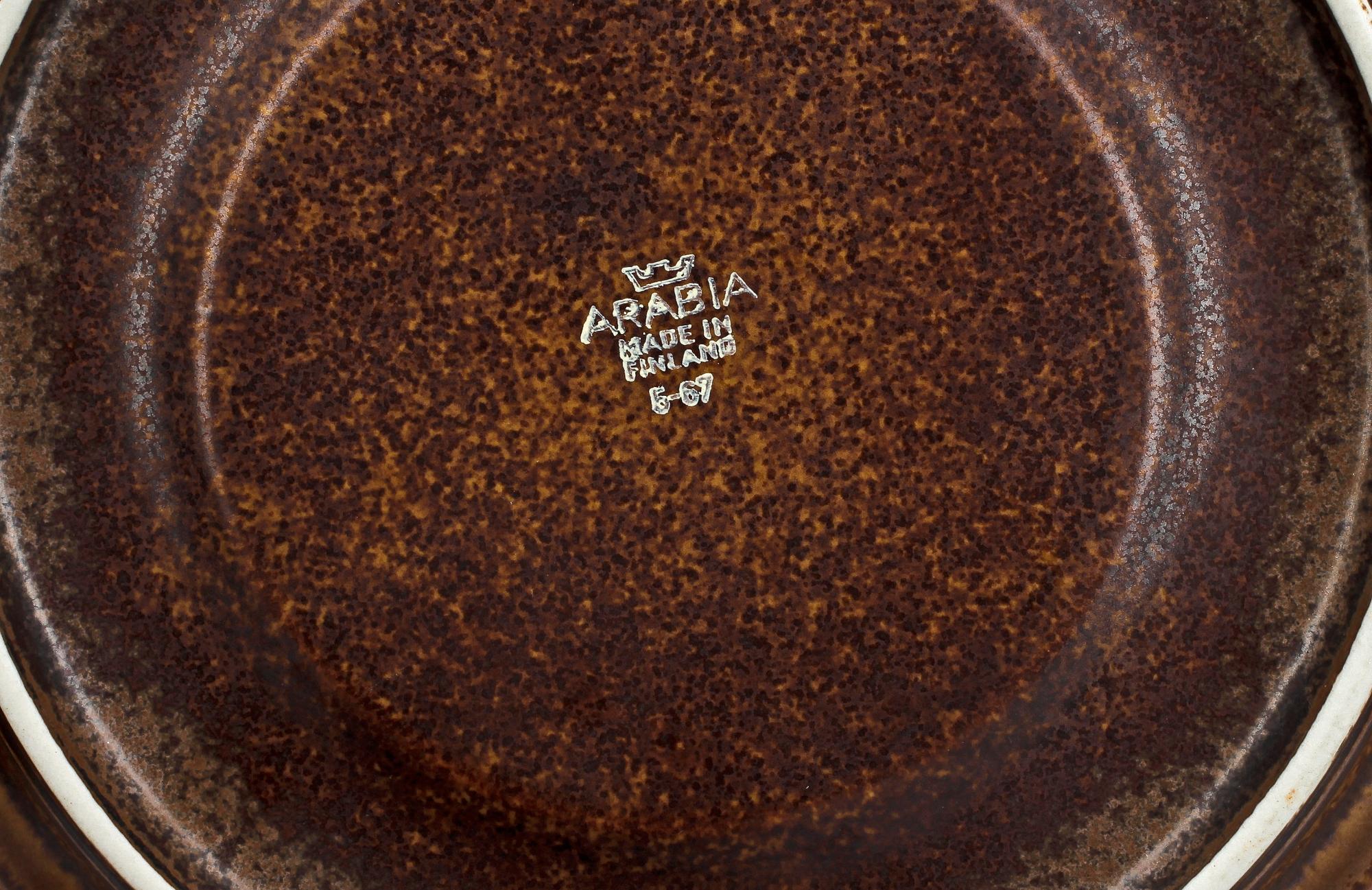 TE- OCH KAFFESERVIS, 19 delar, stengods, "Ruska", Arabia.