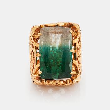 482. A Tina Karlsson ring in 18K gold set with a large step-cut tourmaline.