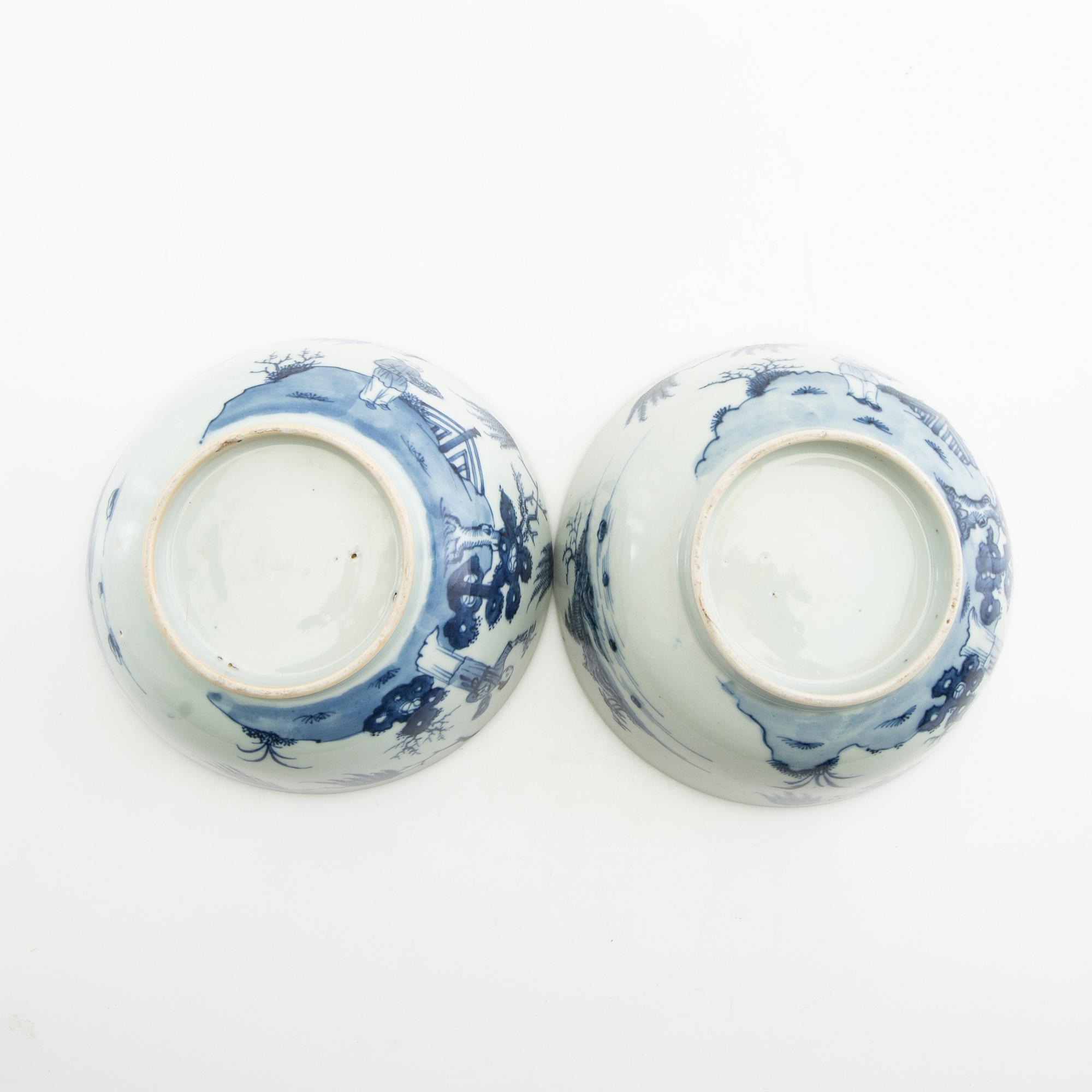 Bowls, a pair, porcelain, Qianlong (1736-95), Qing dynasty, China.