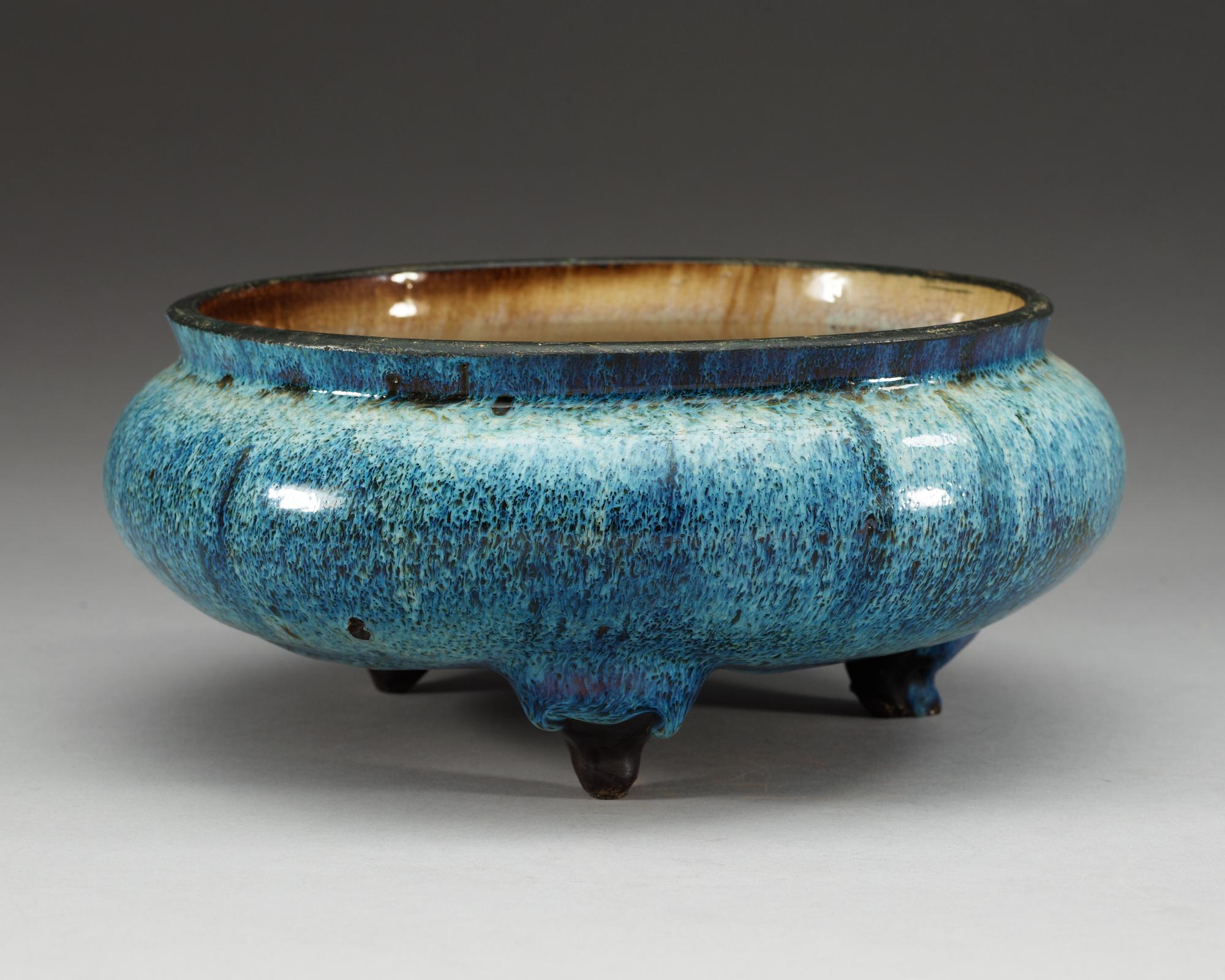 A Yunyao glazed tripod censer/narcissus bowl, presumably 18th Century.
