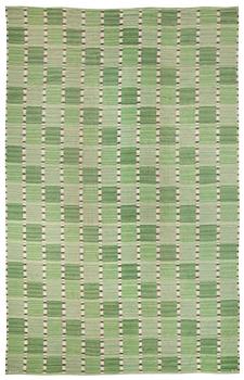 MATTA. "Falurutan, grön". Rölakan (flat weave). 508 x 328 cm. Signed AB MMF BN.