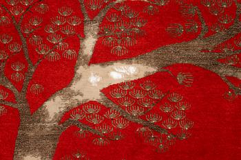 A Chinese Baoutou carpet, around 1900, c. 270 x 182 cm.