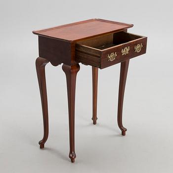 BORD, mahognyfaner, Queen Anne, England 1700-tal.