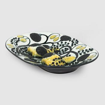 Birger Kaipiainen, a ceramic dish, signed Kaipiainen Arabia.