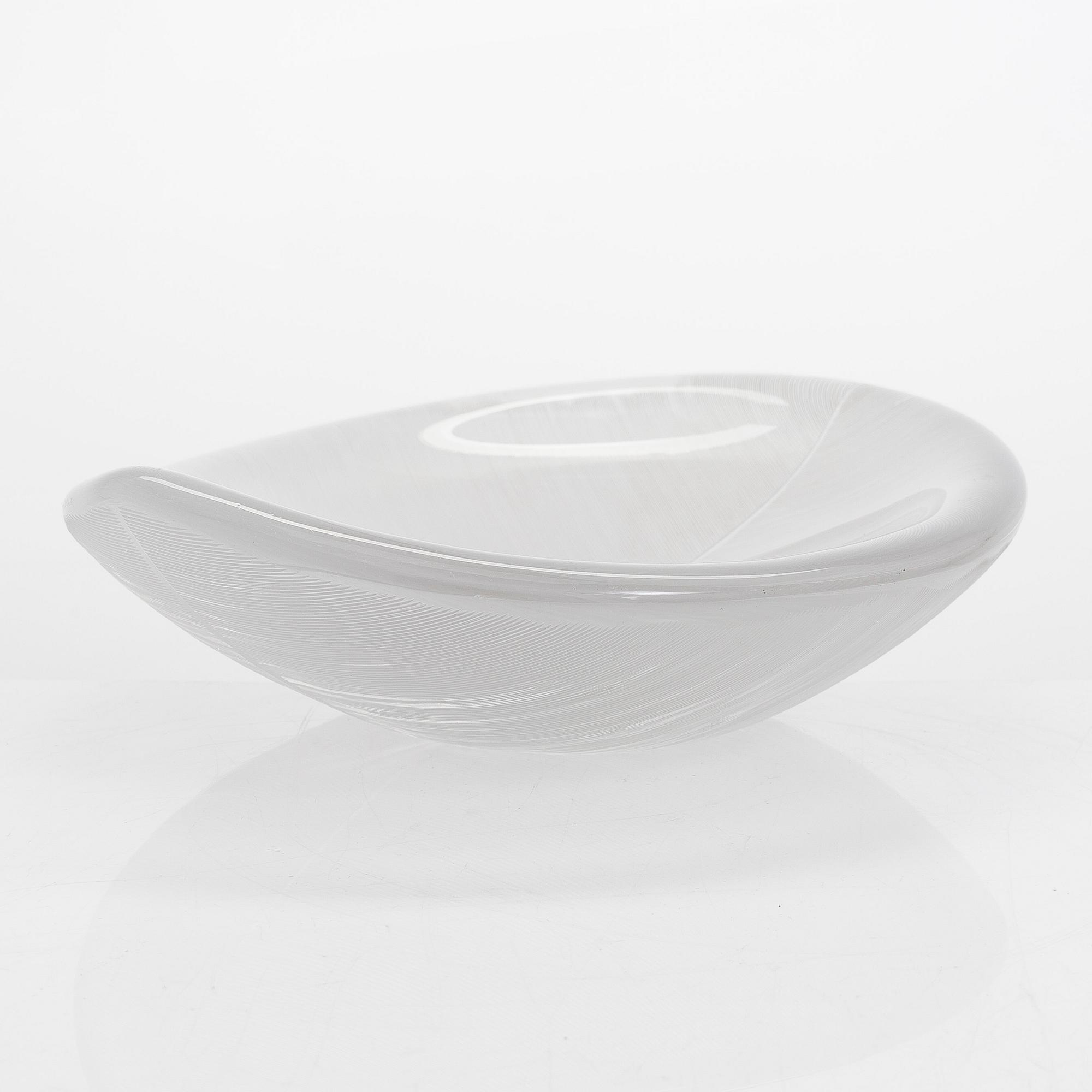 Tapio Wirkkala, art glass 'Lehti' (Leaf) bowl, model 3337, signed Tapio Wirkkala Iittala -56.